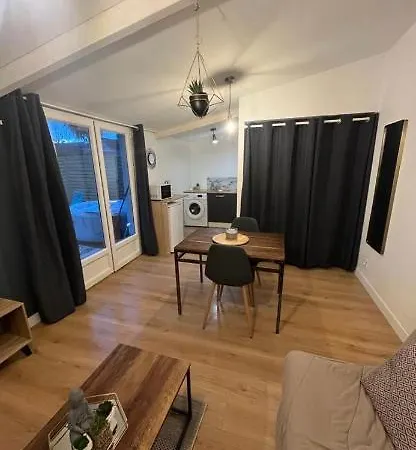 Petite Maison Avec Jardin 別荘