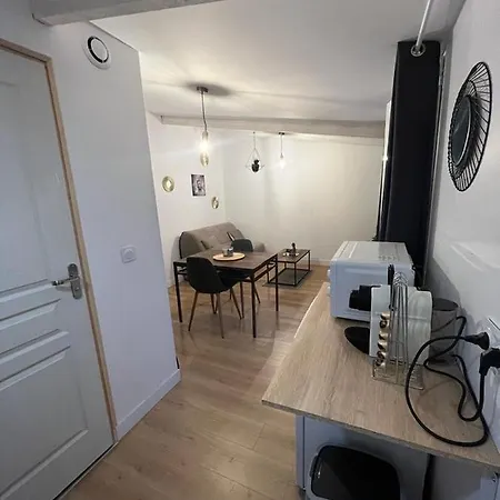 Petite Maison Avec Jardin *
